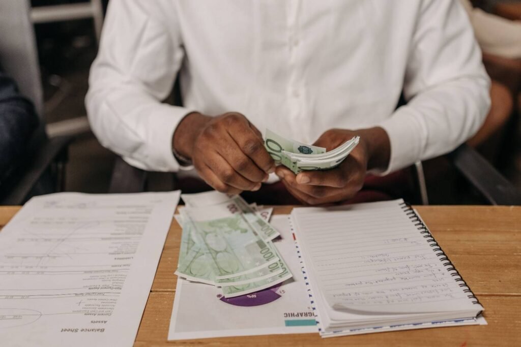 Envelope Budgeting Method Explained (Step-by-Step)