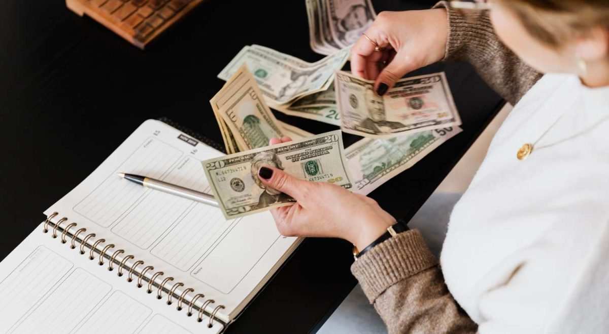 How to Build a Budget With No Savings